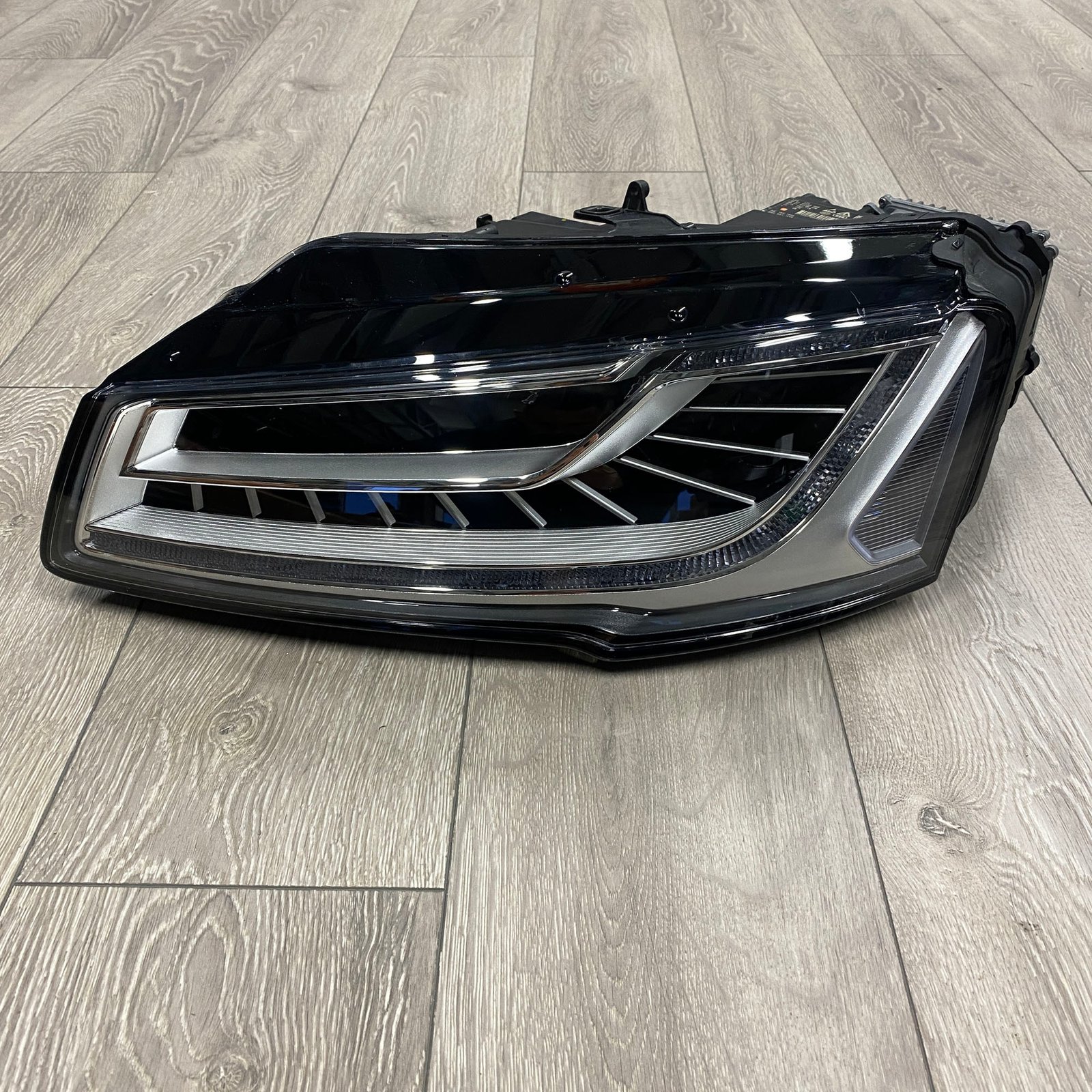 Audi A8 D3/D4/4H (2004 - 2019) Left headlight